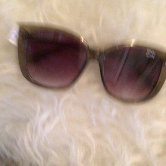 NEW! Rare Quay ever after Olive sunglasses main image 4